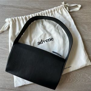 Advene edge bag in black leather